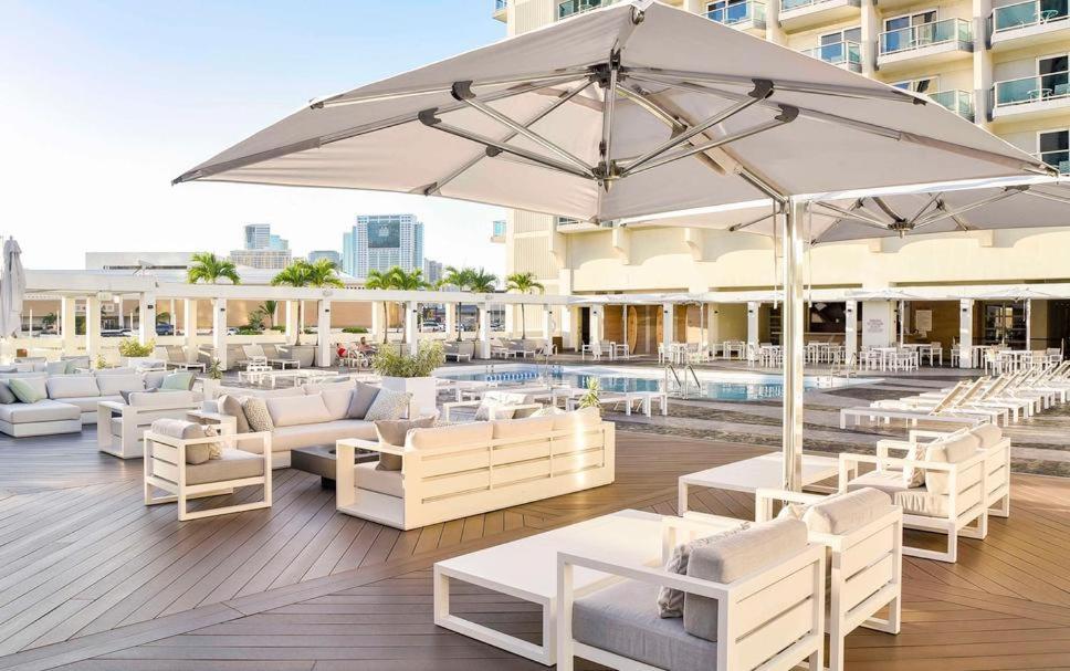 Ala Moana Hotel _ Ocean View With Balcony โฮโนลูลู ภายนอก รูปภาพ